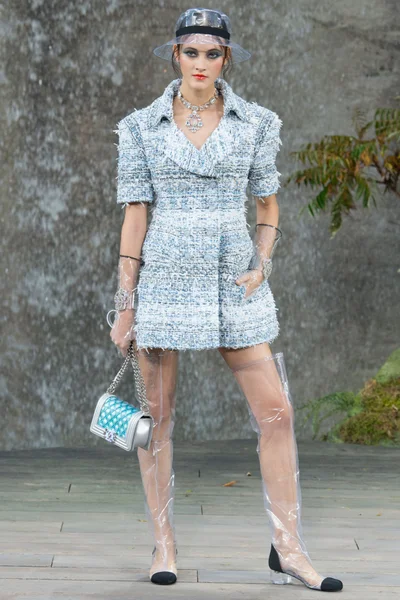 Look 14